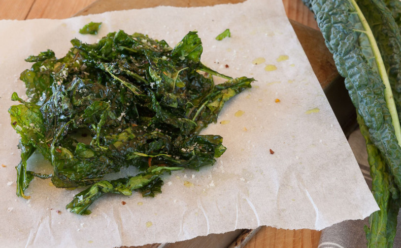 EYH MEMBER RECIPE:  Spicy Kale Chips