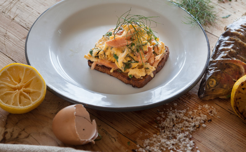 Scrambled eggs with smoked trout